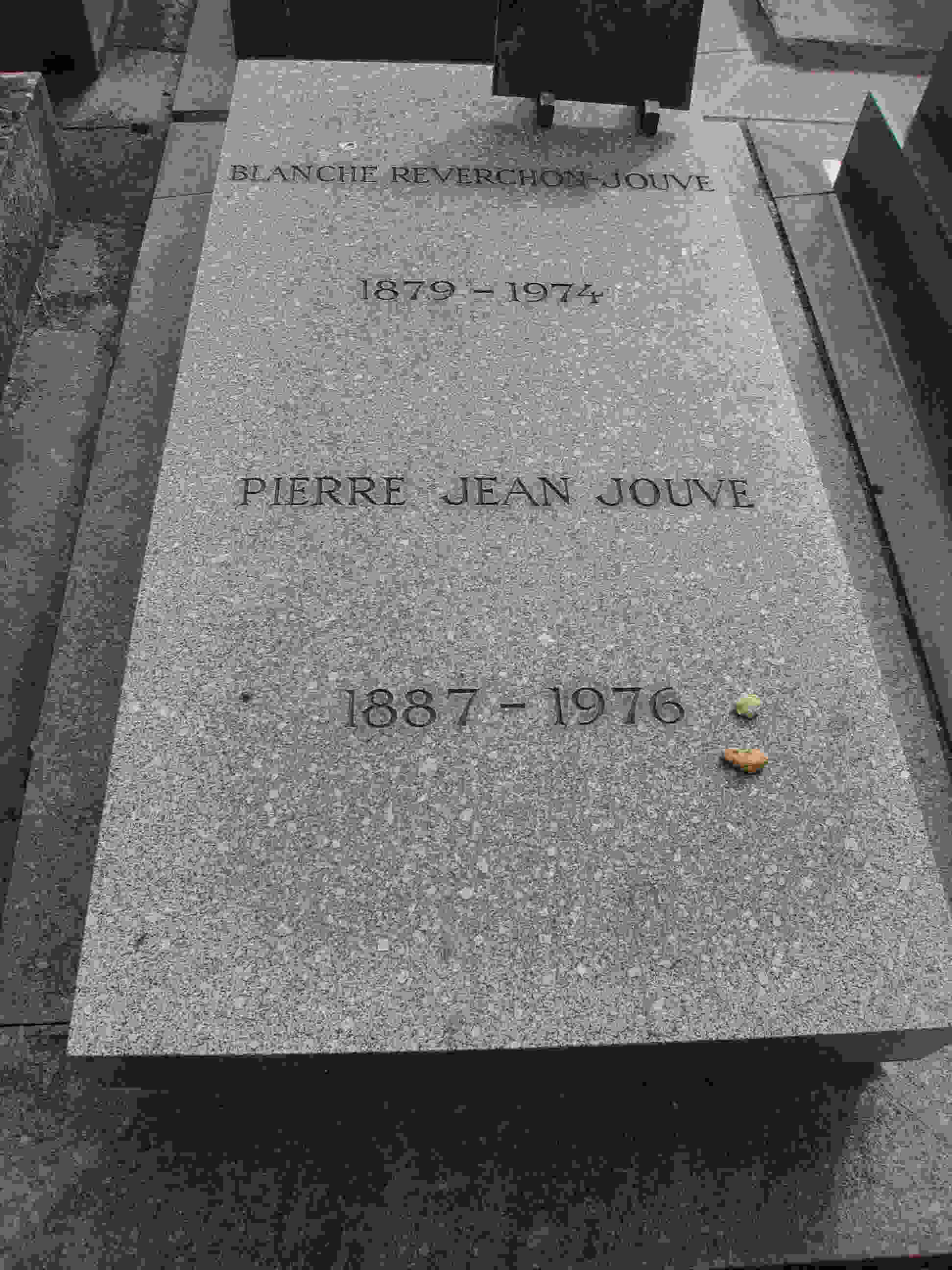 Cimeti�re Montparnasse - Tombeau des Jouve